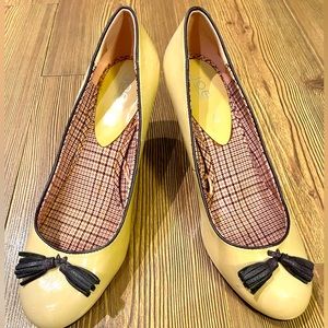 Super cute *LIKE NEW* Joe Fresh 1.75“ creamy beige kitten heel Sz.9